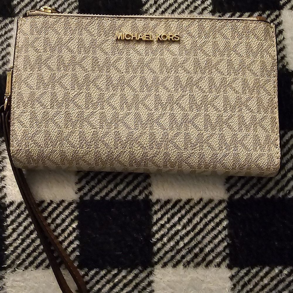 Michael Kors wallet